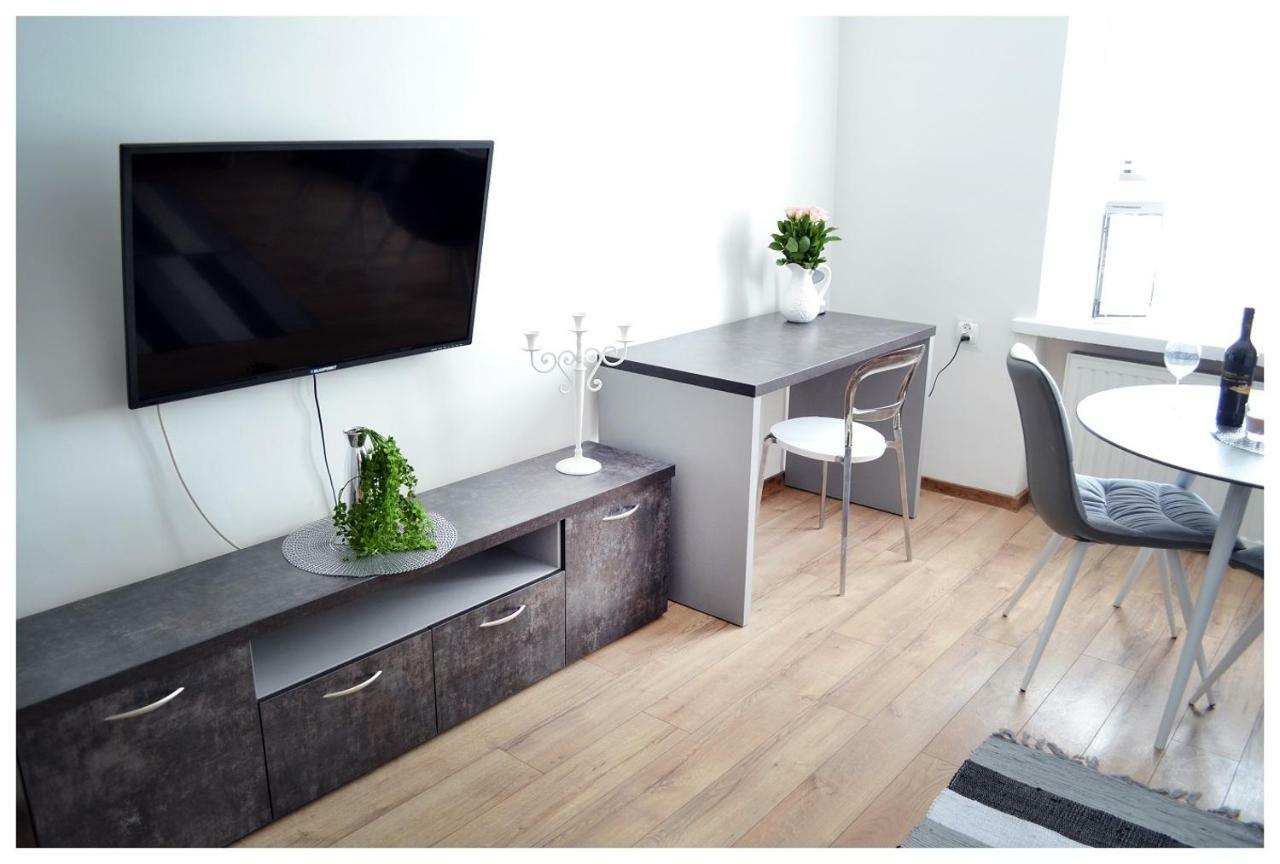 Color24 Apartament Stalowa Wola Ngoại thất bức ảnh